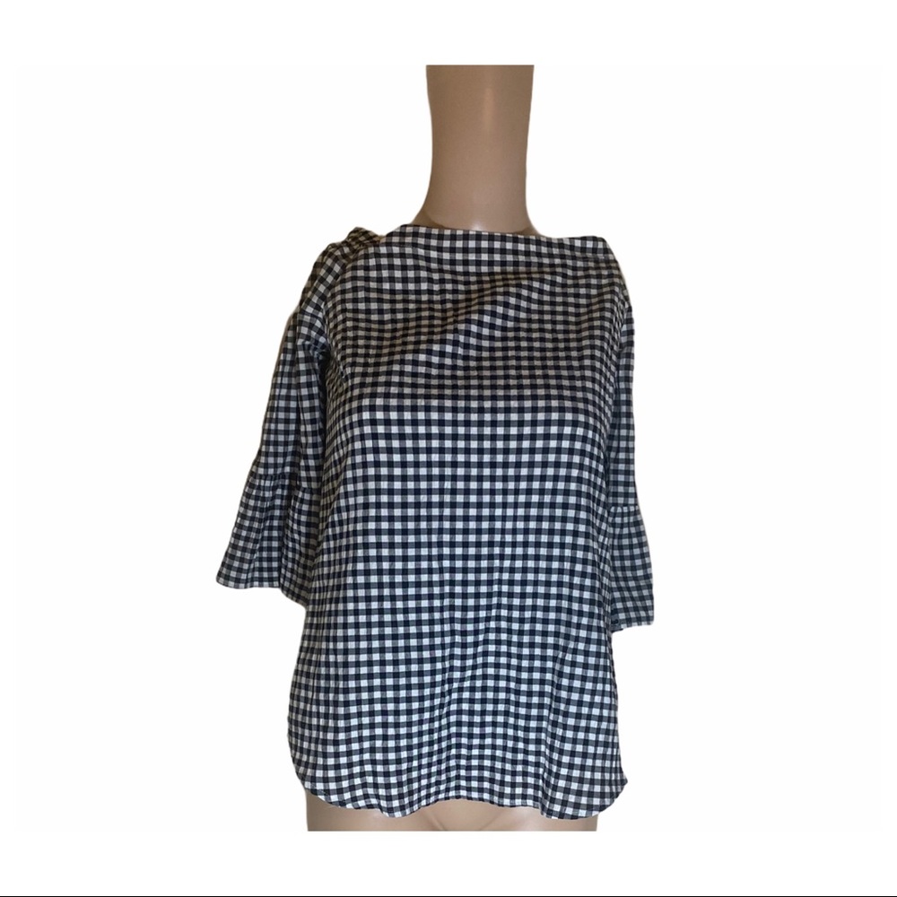 Perfect spring/summer White House black market gingham top